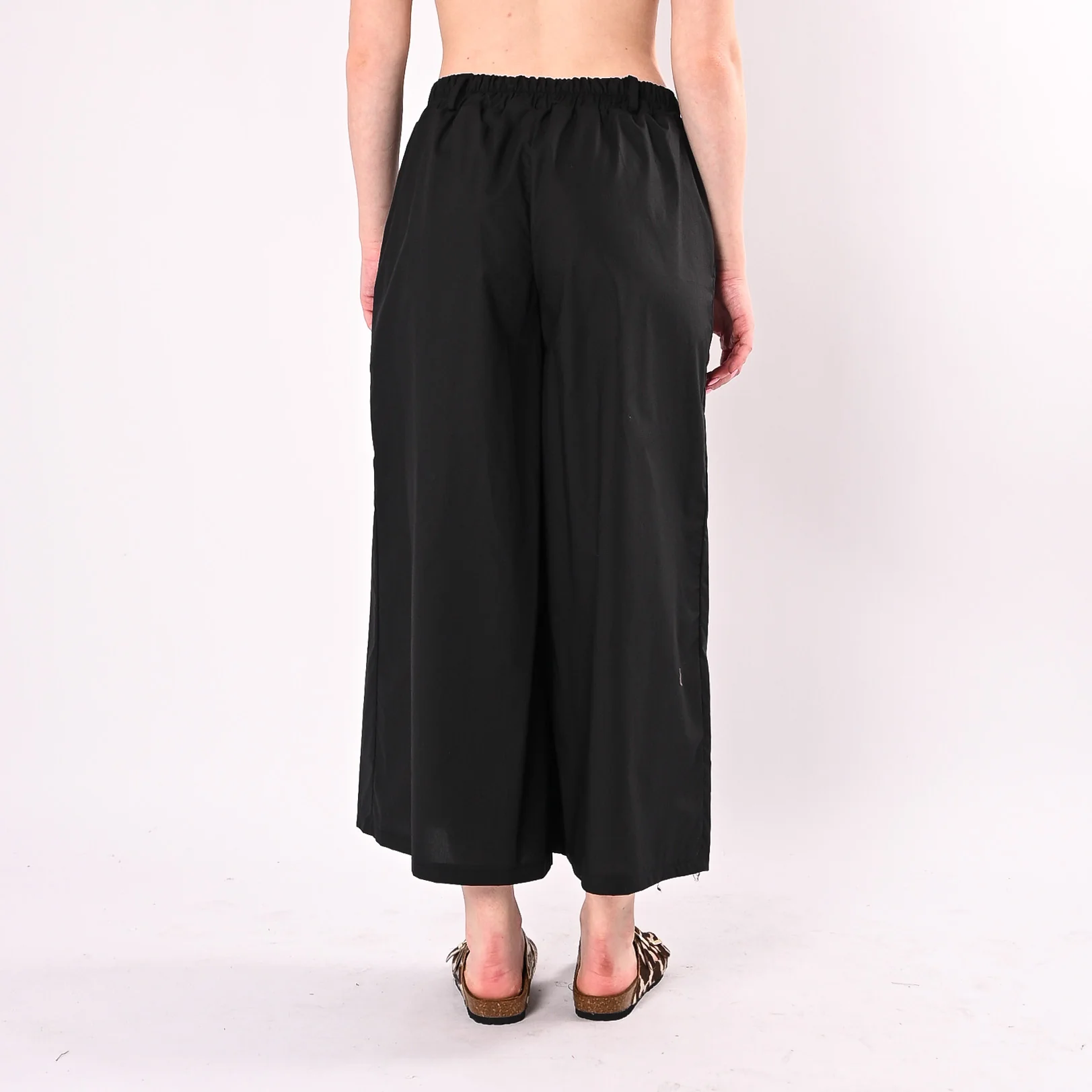 HAVEONE - PANTALONE CROPPED IN POPELINE CON PINCES ART. PFW-Q663/N - NERO - Image 4