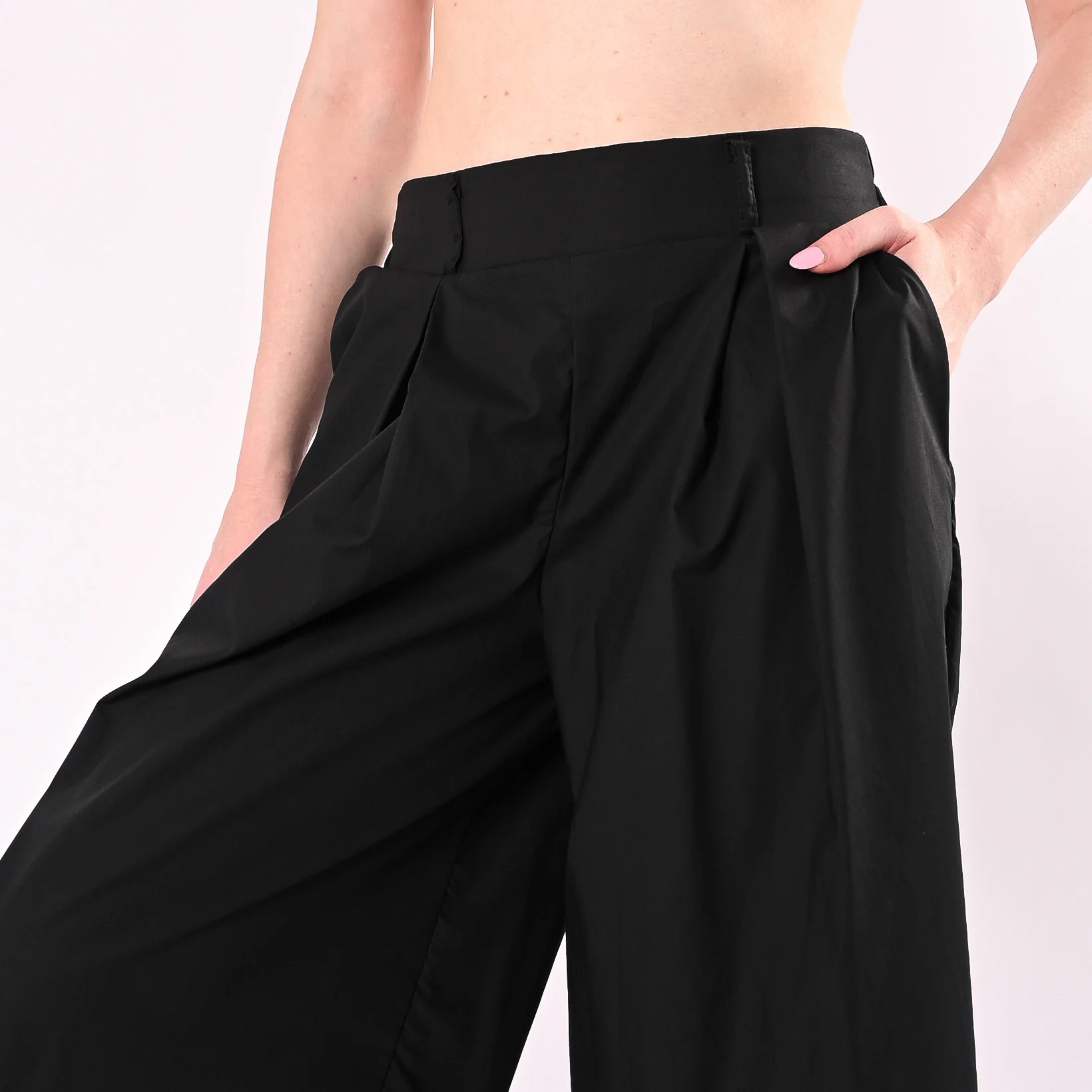 HAVEONE - PANTALONE CROPPED IN POPELINE CON PINCES ART. PFW-Q663/N - NERO - Image 5