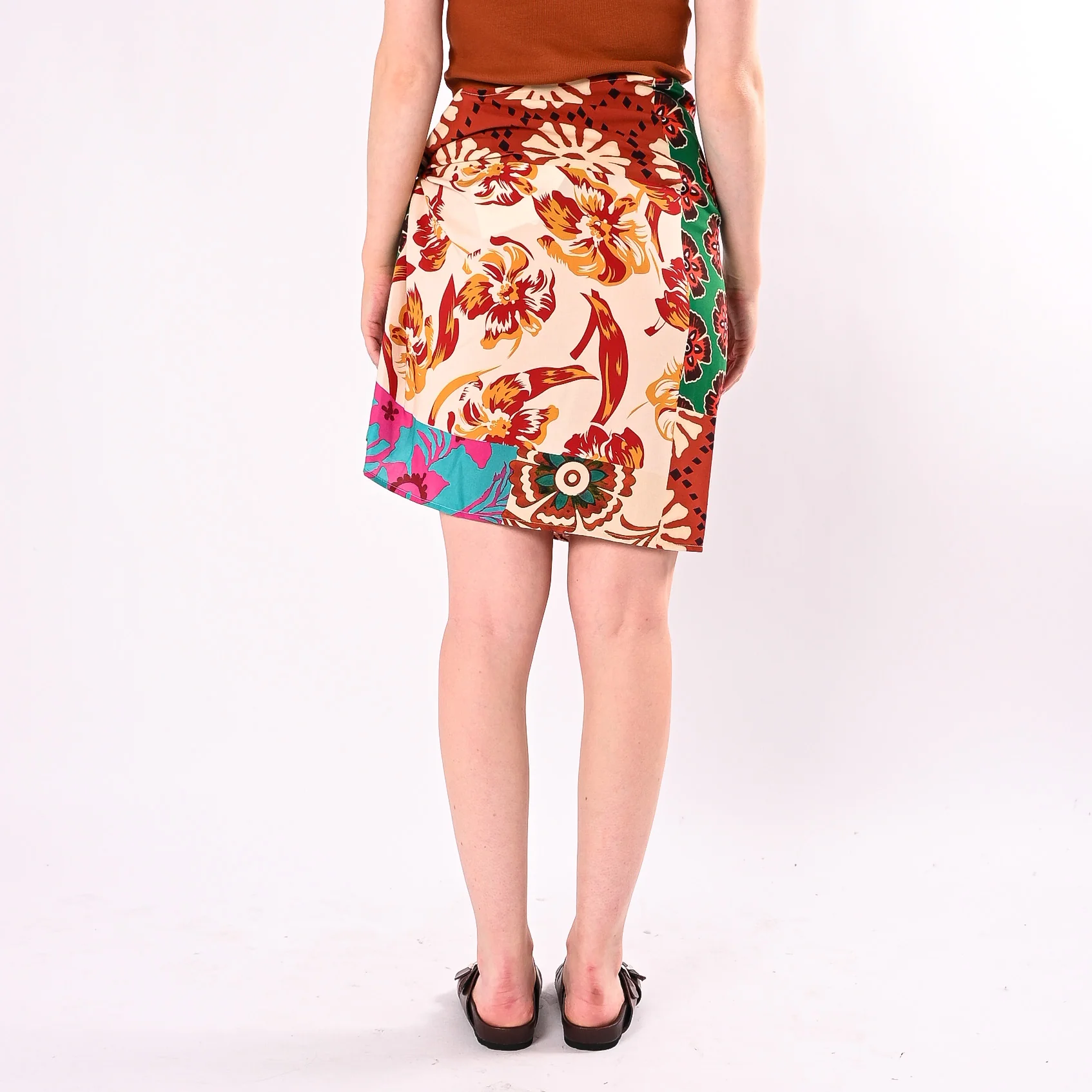 TENSIONE IN - GONNA CORTA FOULARD STAMPA PATCHWORK ART.39763/TV - TERRA/VERDE - Image 4