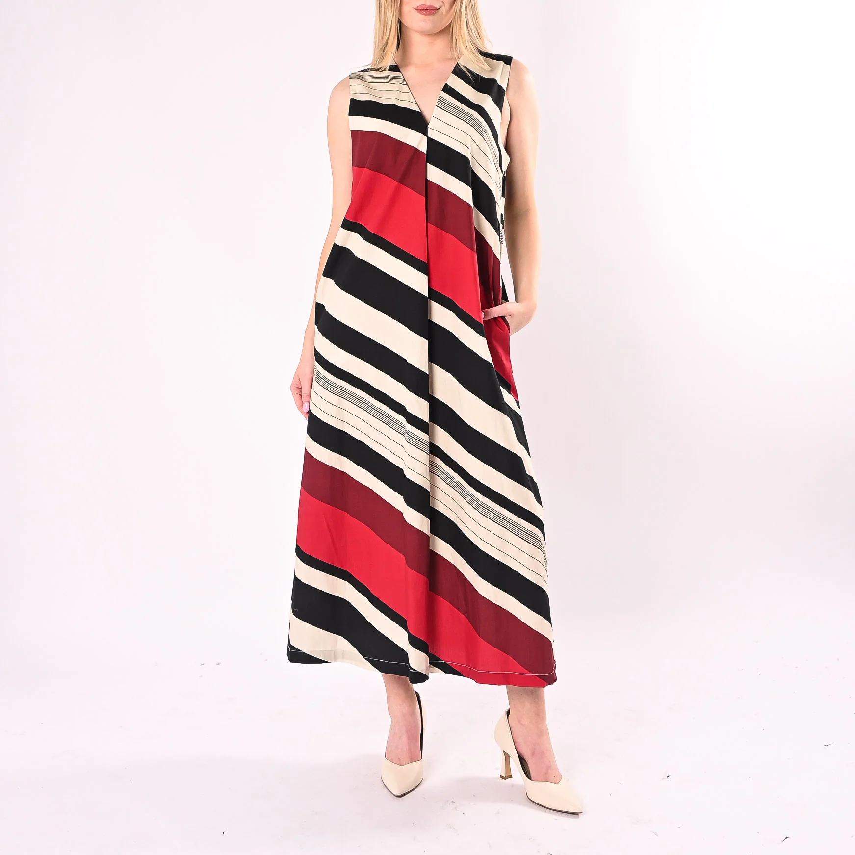 VICOLO - ABITO LUNGO SCOLLO A V ART. TAB2973/R - ROSSO